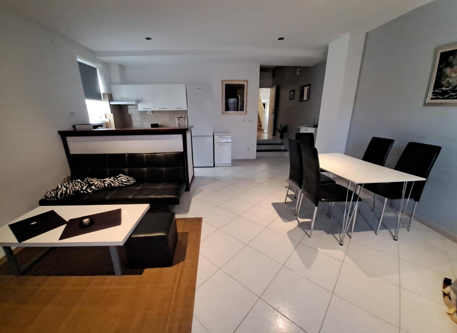 Apartments Finera โปแมร์ ภายนอก รูปภาพ